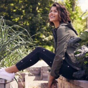 Abercrombie & Fitch Black High Rise Super Skinny Ankle Daisy Embroidered Jeans 4